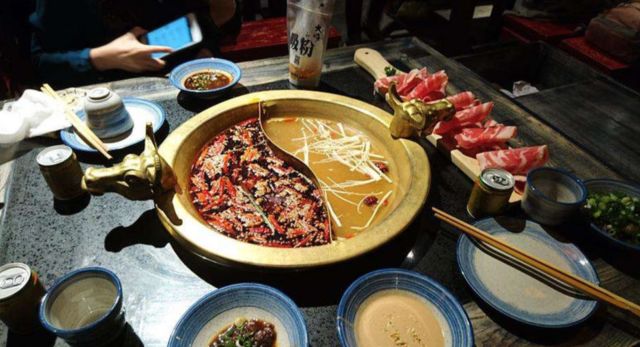 最新热门火锅店探秘，美食之旅的味蕾盛宴