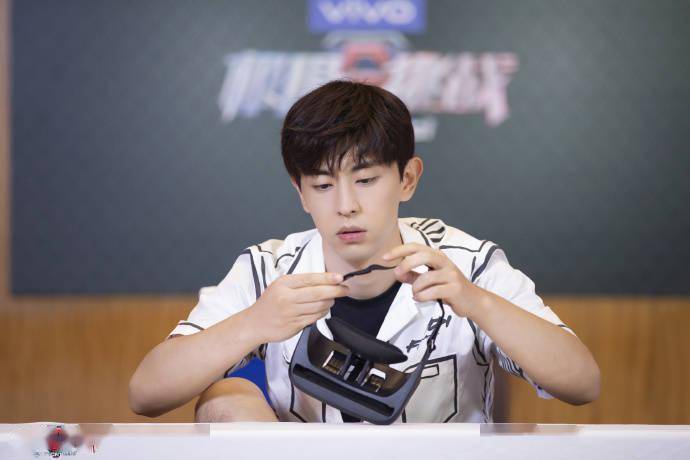 极限挑战最新期邓伦，实力与魅力的璀璨融合