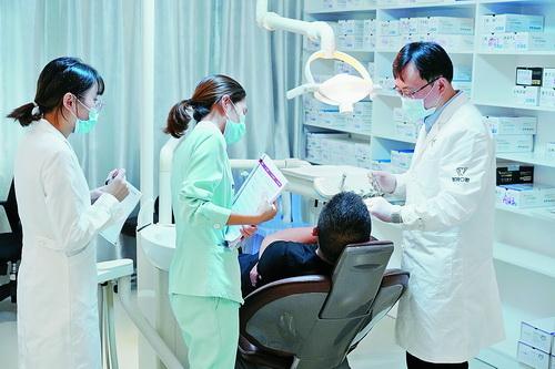 口腔医院拔牙价格表详解，深度分析与观点阐述