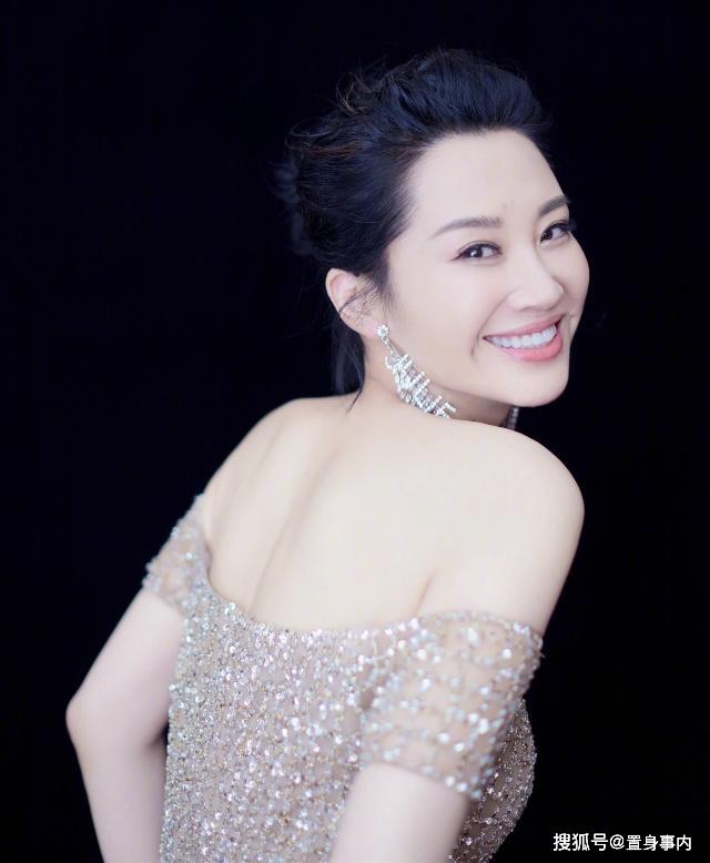 梨涡女神的专属神器，揭秘有梨涡女明星的高科技产品风采