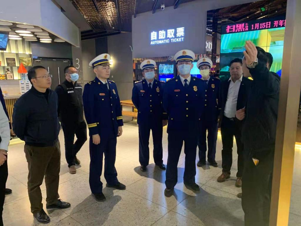 酒吧最新娱乐活动引领夜生活新潮流狂欢之夜