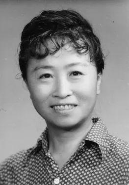 演员张绍华,演员张绍华，如何学习表演艺术——从初学到进阶的详细步骤指南