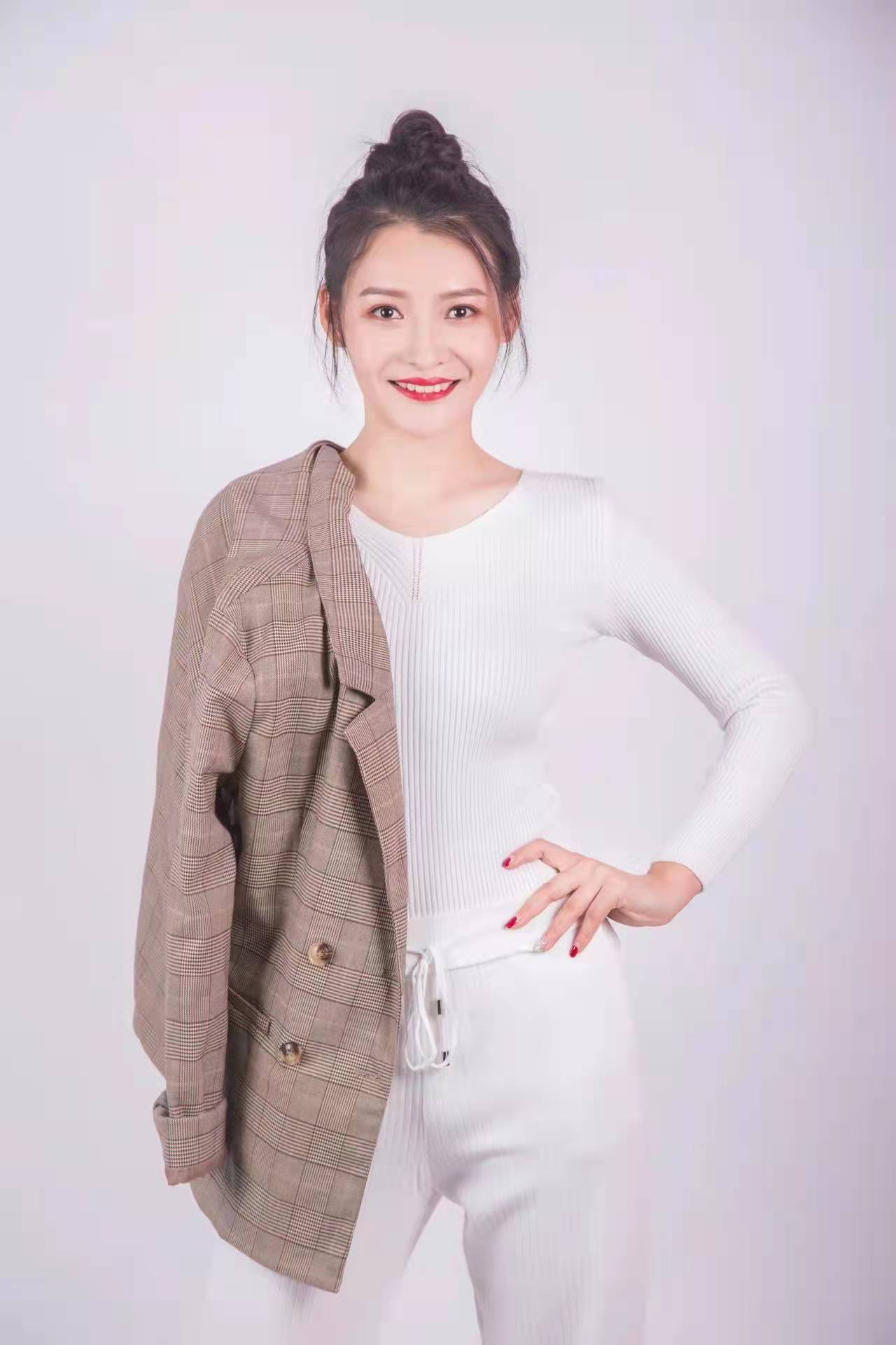 王梓演员，自然之旅的心灵探寻，寻找内心的宁静