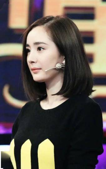 杨幂短发新造型亮相,时尚变革展现先锋之美