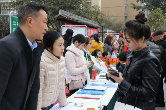 新津金华镇招聘信息揭秘，小巷特色小店的新机遇寻找记